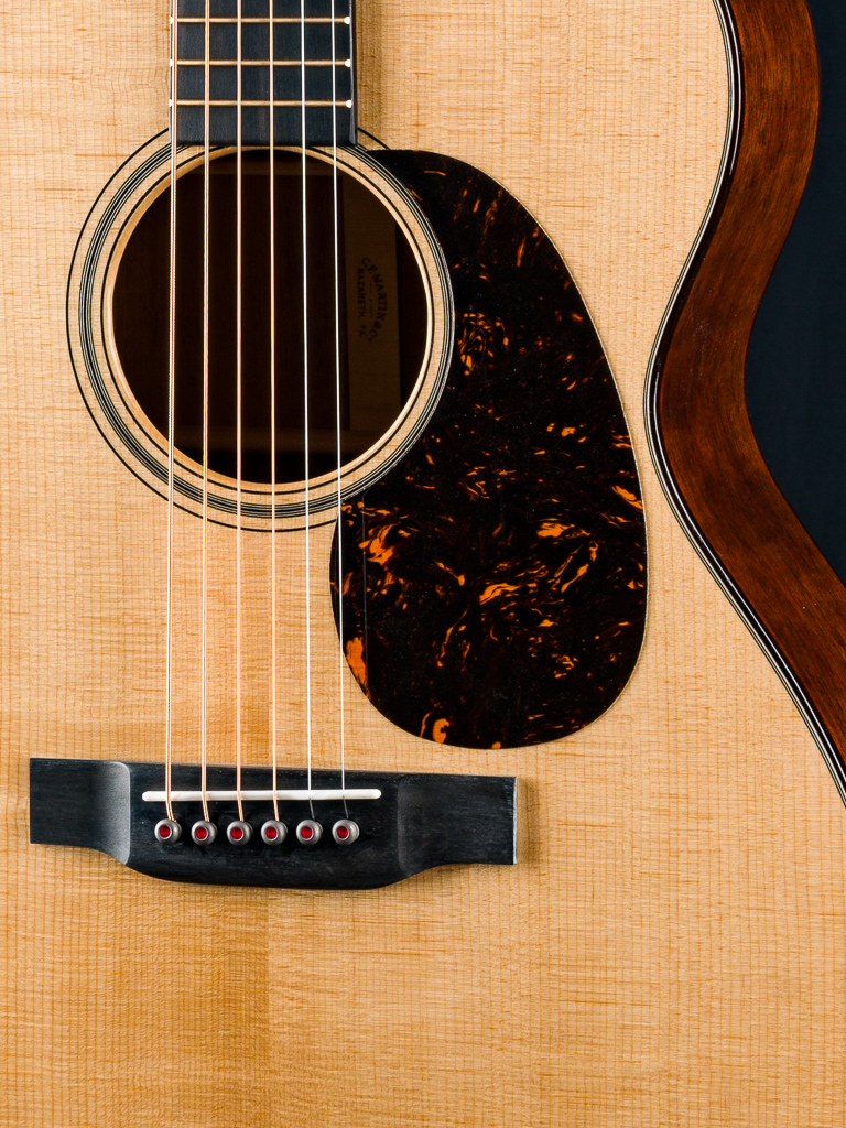 Martin 000-18 Modern Deluxe Sitka Spruce VTS and Mahogany | Down