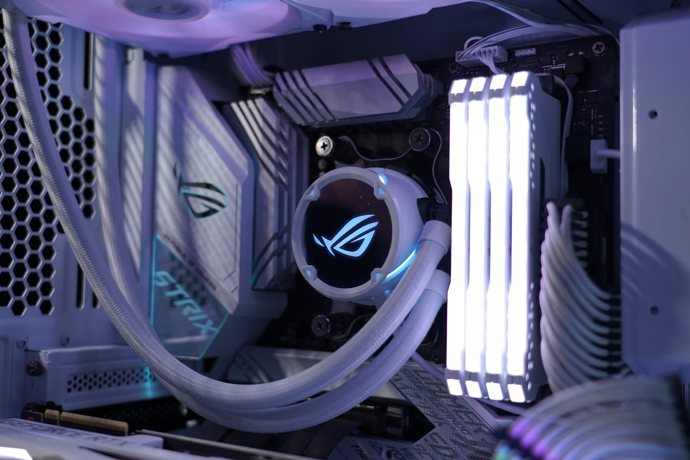 ROG Strix LC 240 RGB White Edition | Cooling | ROG United States