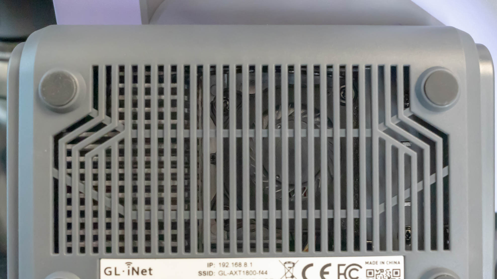 ホテルルーターをWi-Fi6に対応したGL-AXT1800（Slate AX）に更新