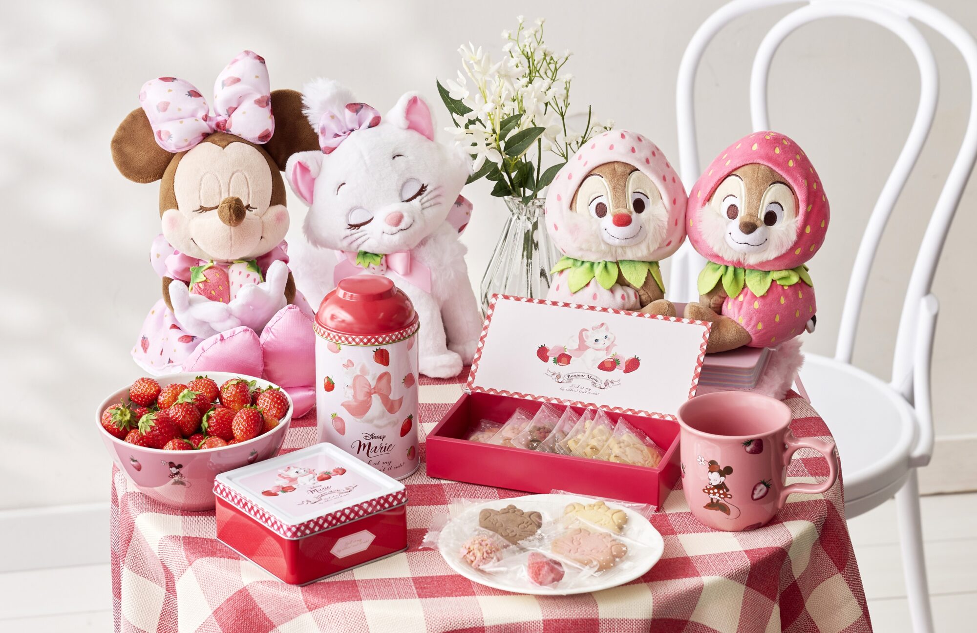 いちごモチーフのアイテムがディズニーストアに登場