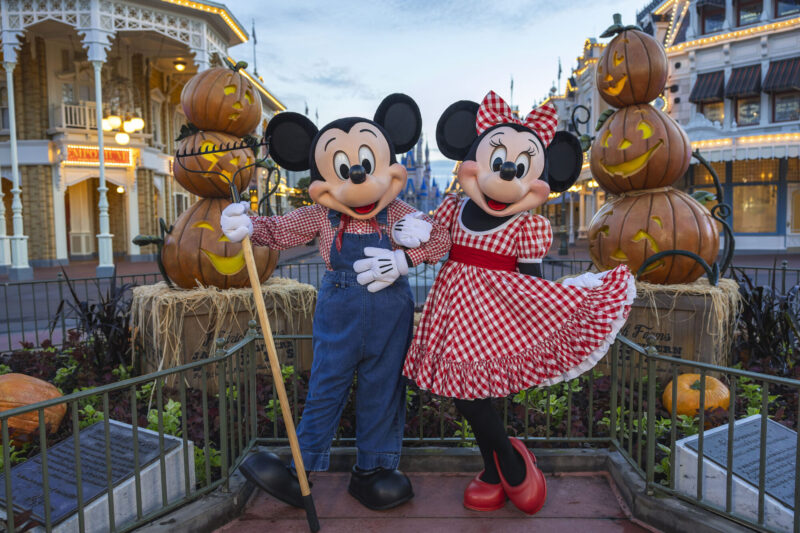 WDWのハロウィーンイベントがスタート ミッキー＆ミニーがマジック