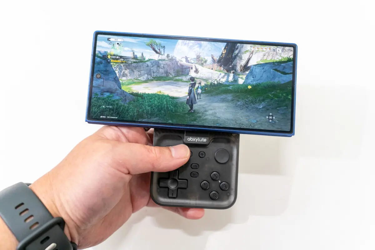 レビュー】MagSafeでスマホと合体！ 小型コントローラー「abxylute M4