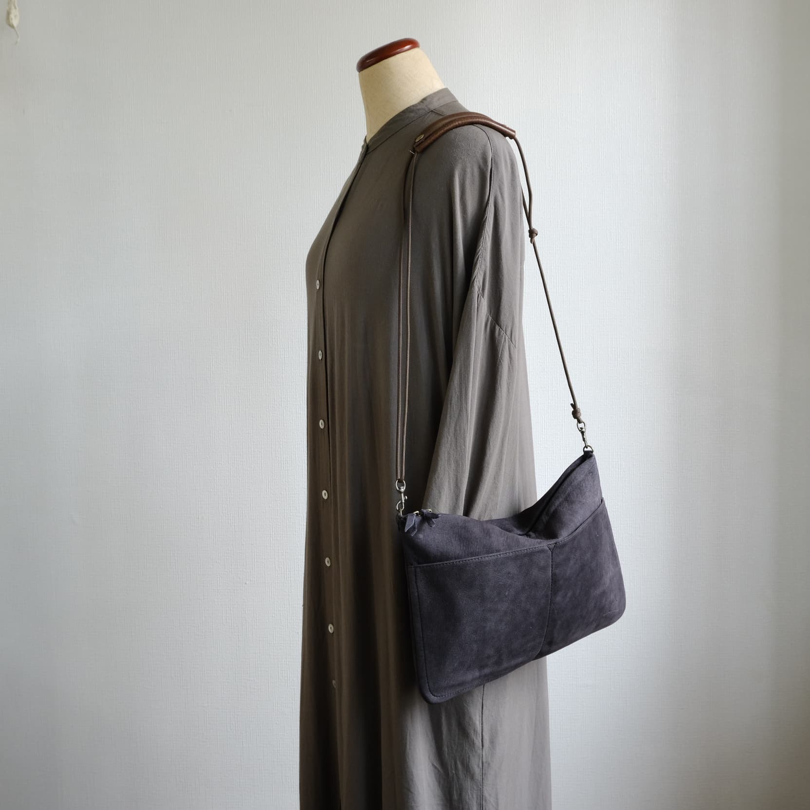 ENISICA（エニシカ） ショルダーバッグ ジビエ鹿革ハンシカサコッシュ