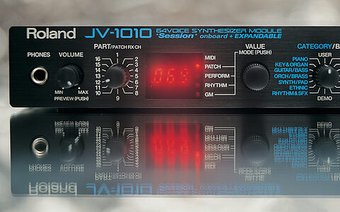 Roland JV1010