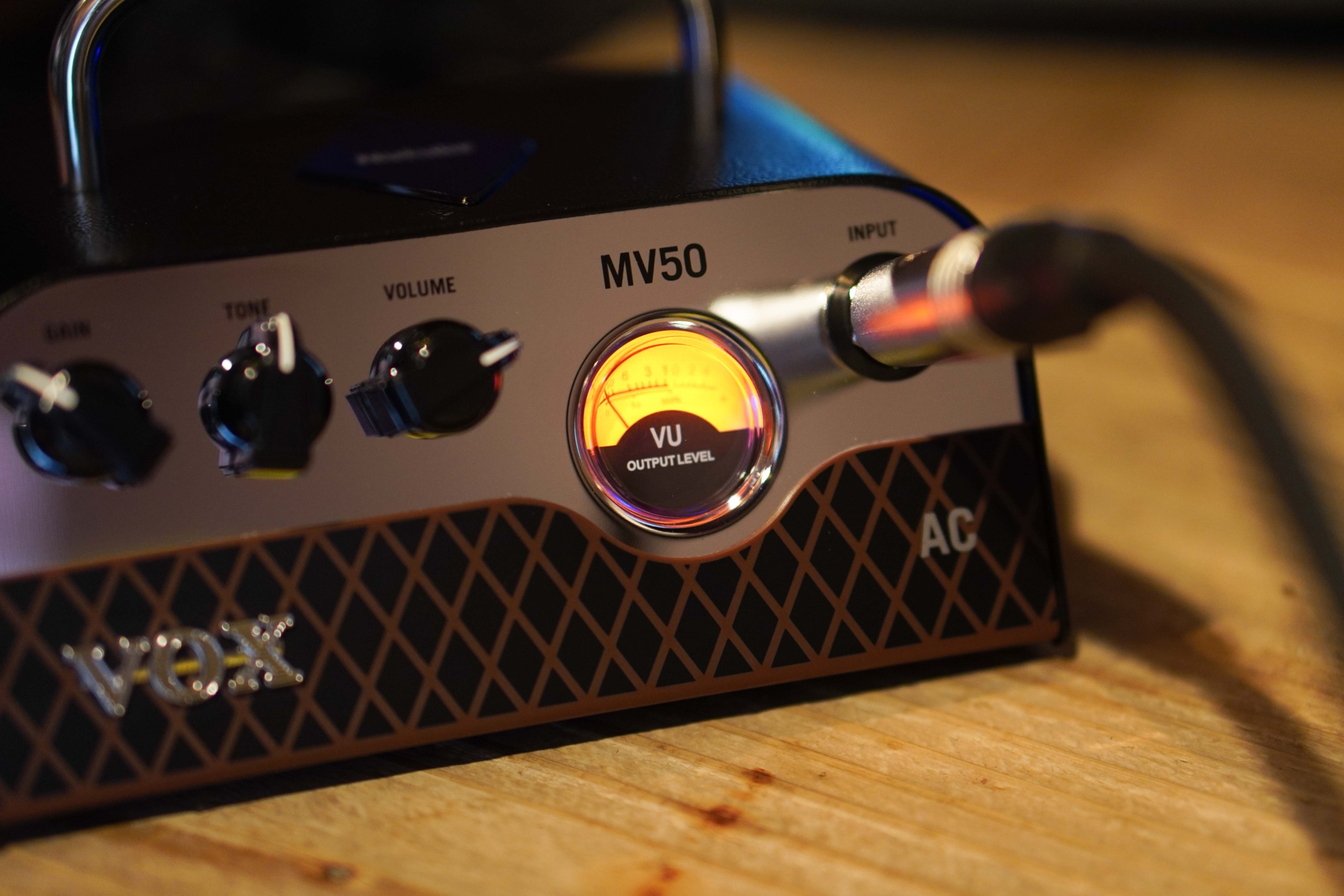 VOX MV50 ACの使用レビュー！超小型だけど本格ギターアンプ。LINE録音