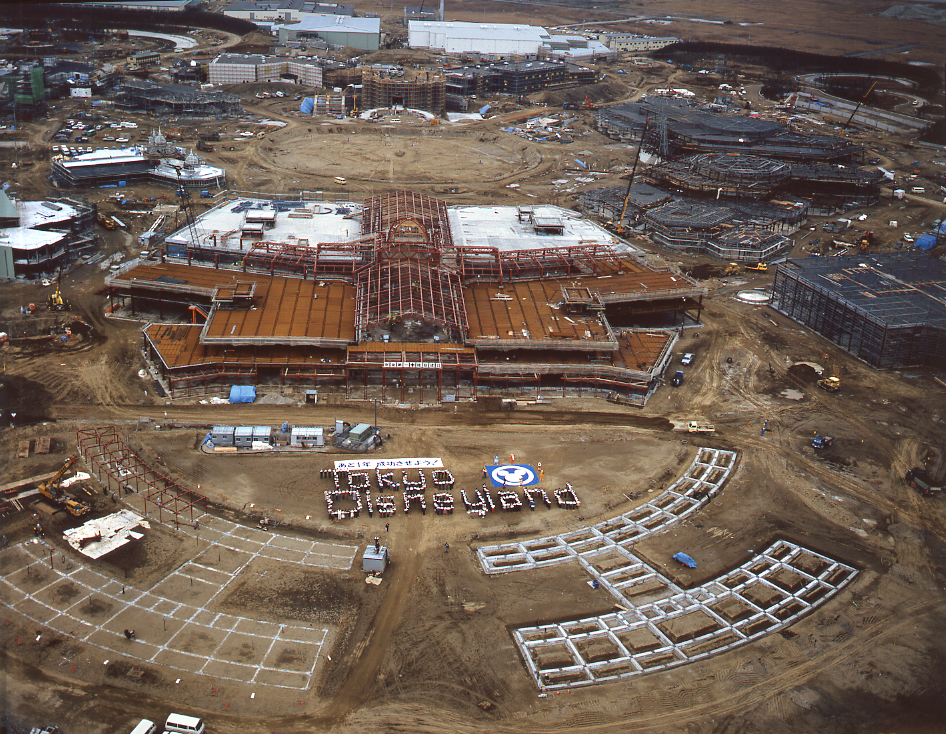 ミッキーやミニーのシルエットモチーフが初登場！ミスタードーナツ