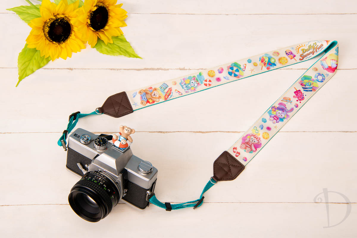 マスコット付きカメラストラップ登場！東京ディズニーシー “ダッフィー
