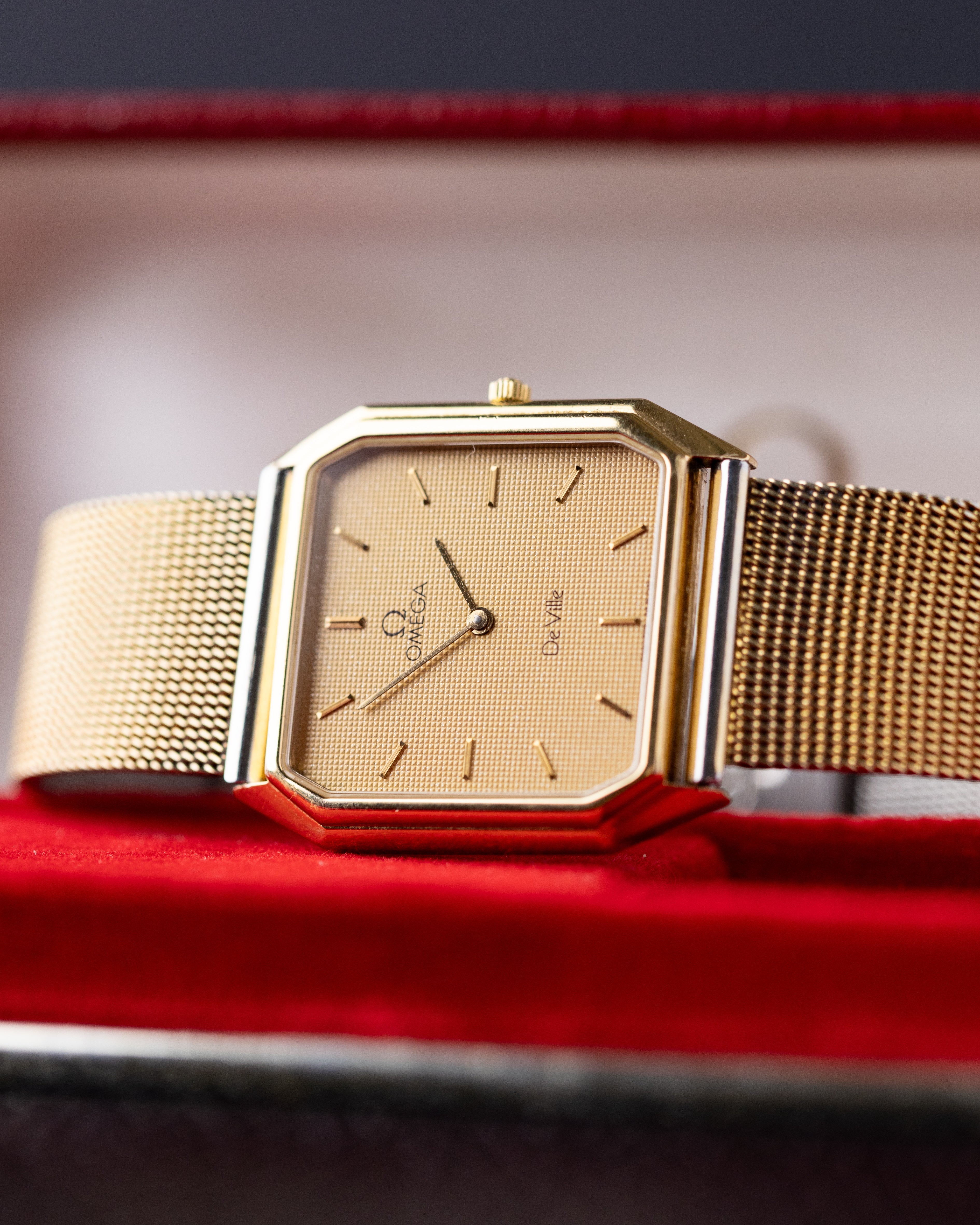 Vintage Omega De Ville, Quartz Cal. 1377, Swiss Made – DuMarko