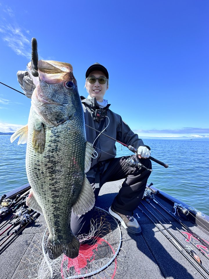 西島 高志｜中国契約スタッフと琵琶湖バスフィッシング！ - スタッフ