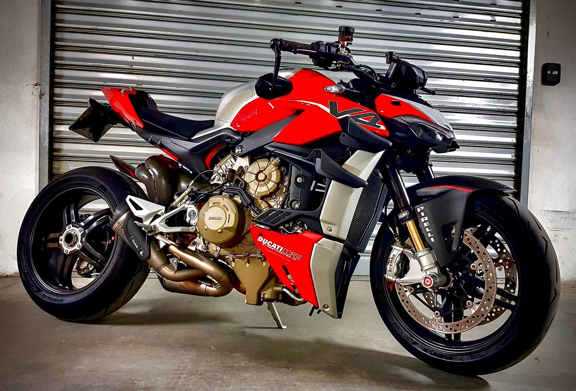 ドゥカティ新型パニガーレV4用チタンスリップオンマフラー 96482341AA