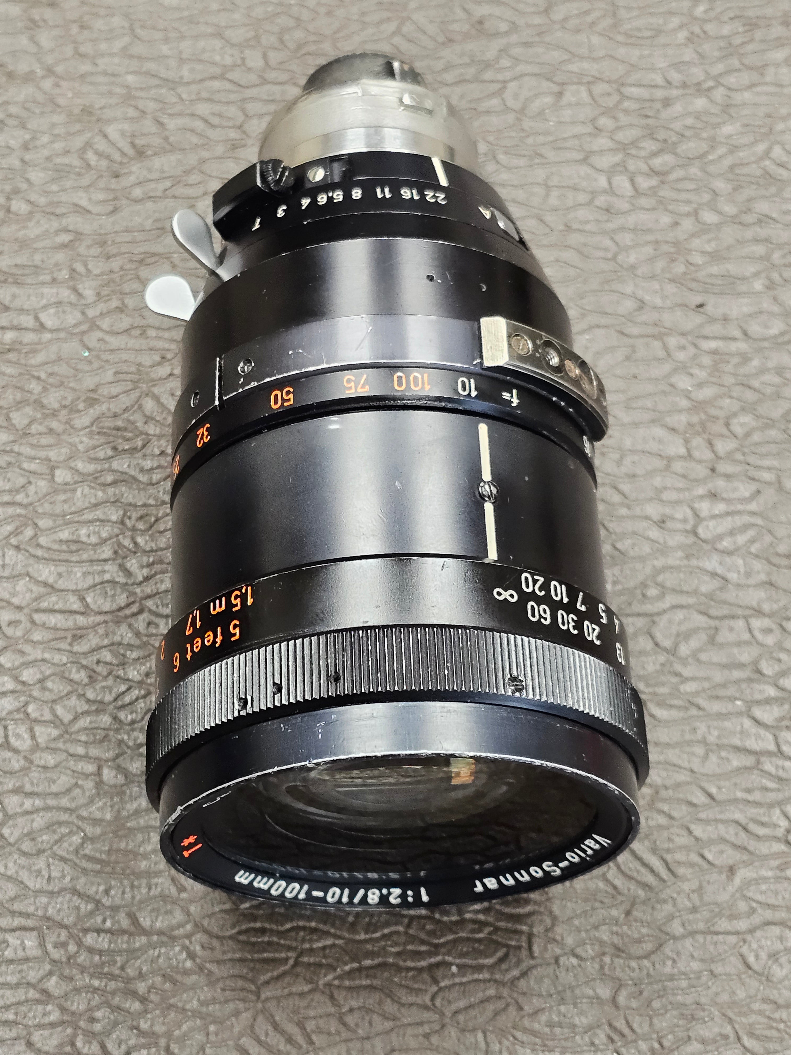 Zeiss Vario-Sonnar 10-100mm T3 Arri Bayonet Mount S# 6523623 – Du