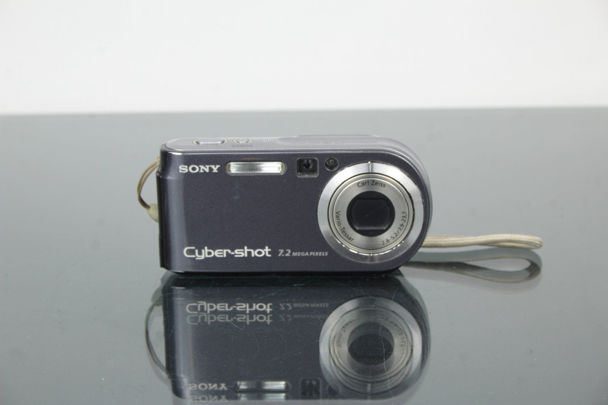 sony-cyber-shot-dsc-p200-retro