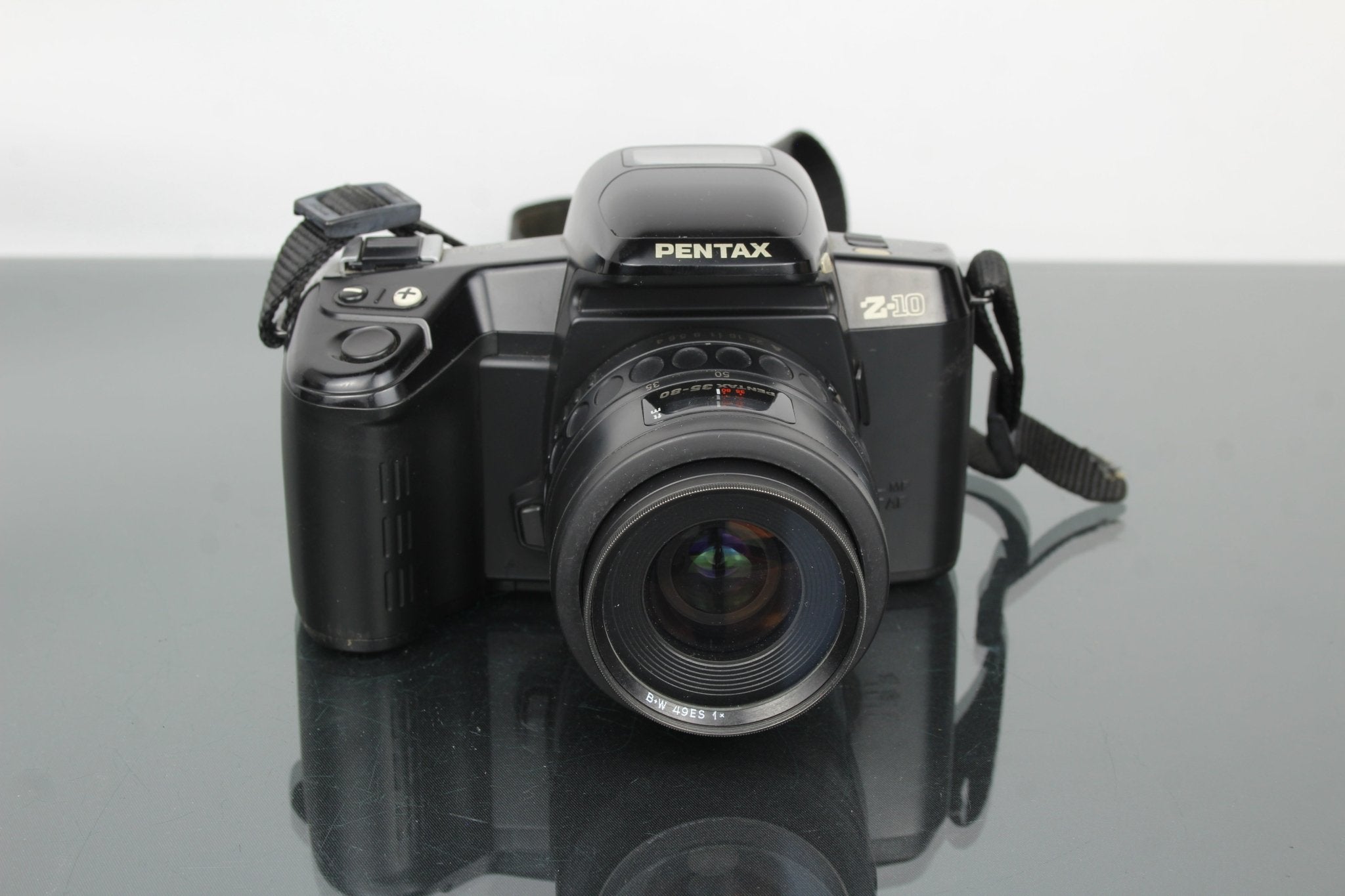 Pentax Z-10 Review: Affordable 90s Autofocus SLR – Dutch|Thrift