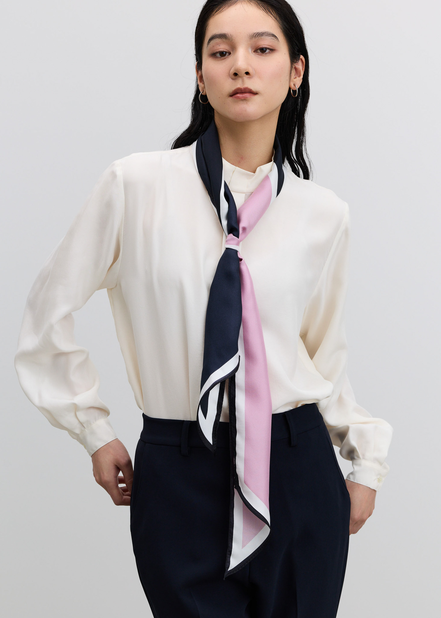 シルク剣先スカーフ- SOÉJU online store｜上質な大人の女性のための