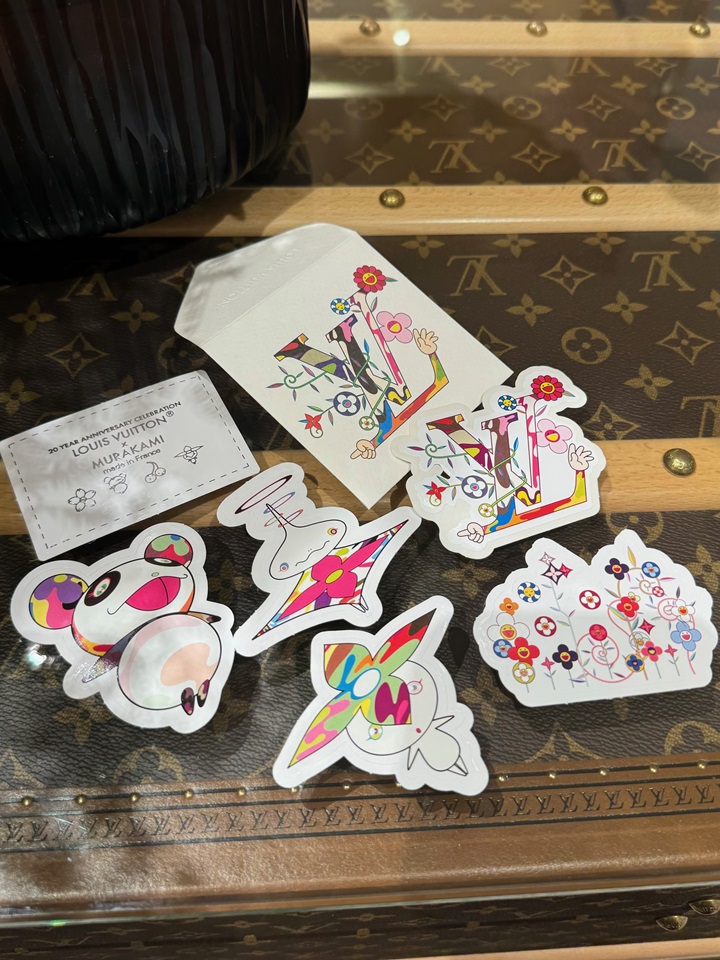 顧客限定ギフト「LOUIS VUITTON × MURAKAMI Trading Card」村上隆