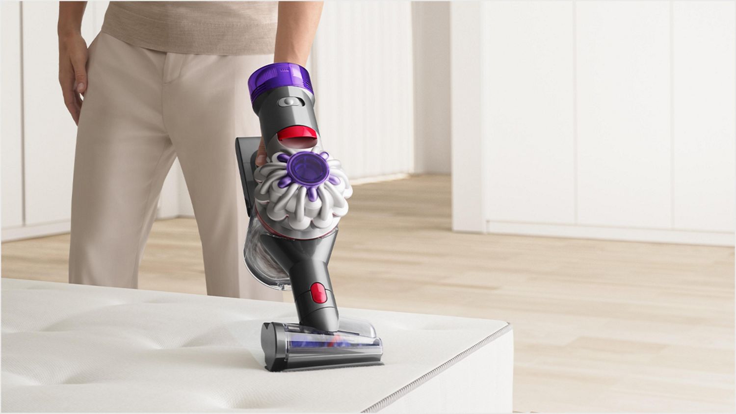 Dyson V8 Focus Clean (HH15)ハンディクリーナー｜ダイソン公式｜掃除機