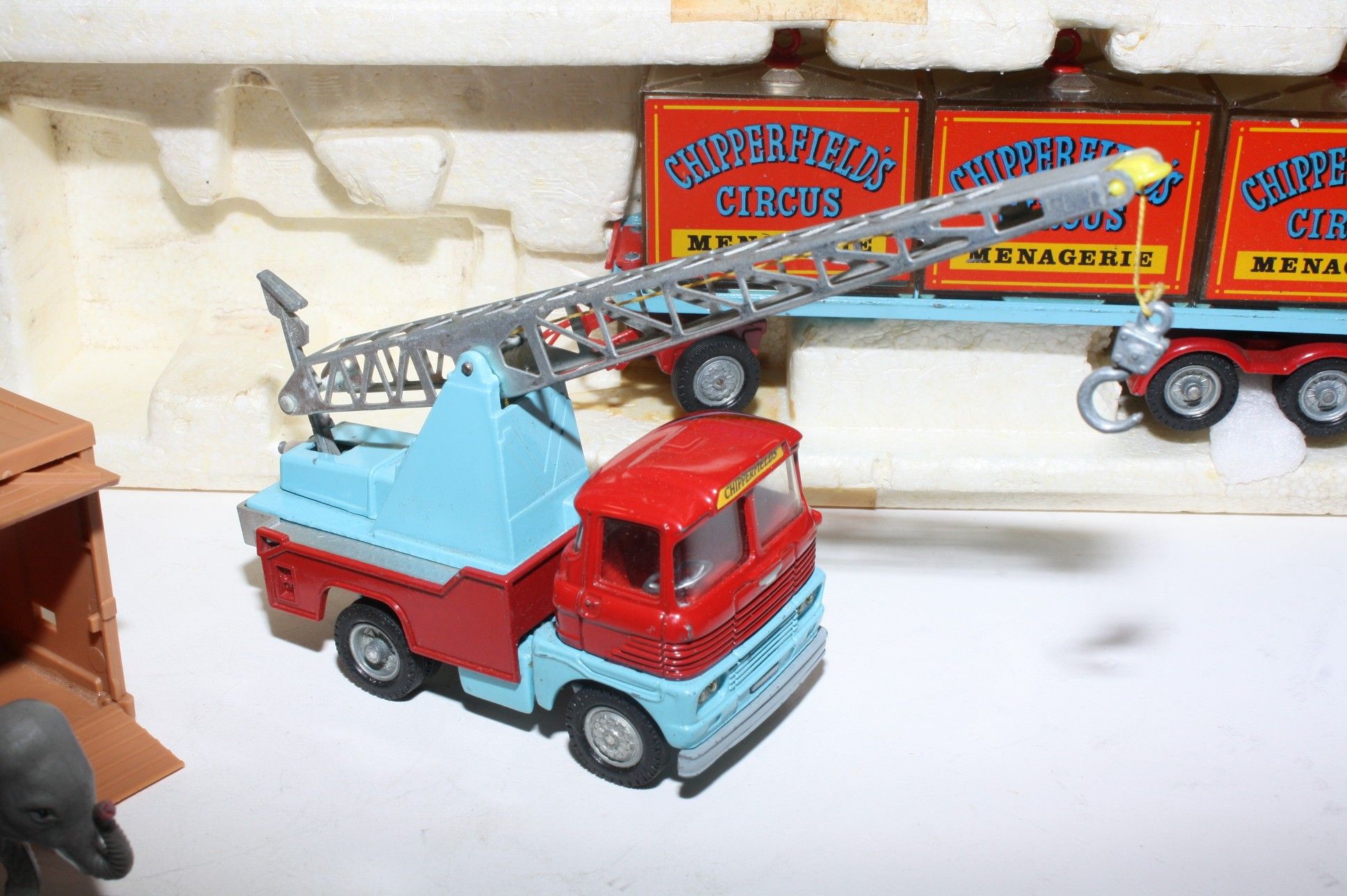 Corgi Giftset 21 Circus Crane & Managerie Trailer, Excellent in