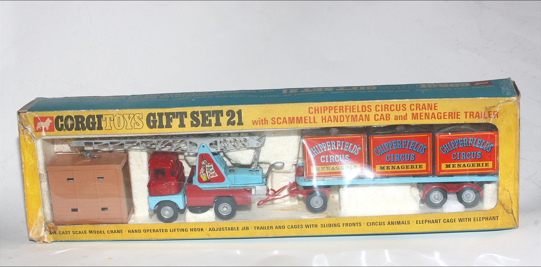 Corgi Giftset 21 Circus Crane & Managerie Trailer, Excellent in
