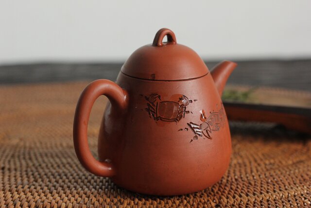 二代 山田常山 蟹図 常滑朱泥茶壷/急須/茶壺 P105｜骨董店 のびる 古