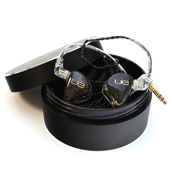 本日解禁】UE18+Pro Black Carbon Limited (Universal Fit)【発売6/22