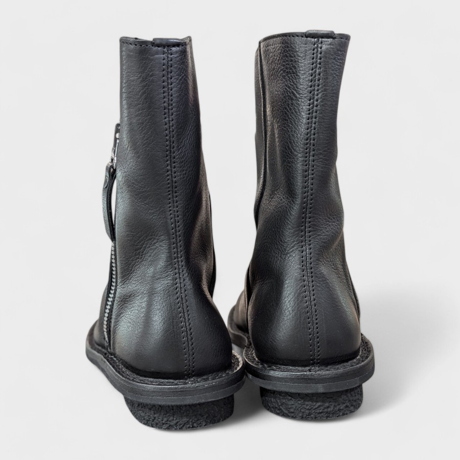 送料無料】trippen[トリッペン]/DEER-WAW 普遍的でシンプルなショート