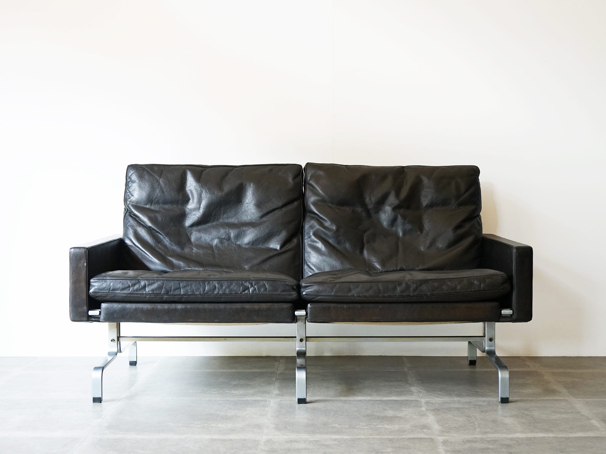 Poul Kjærholm（ポール・ケアホルム）PK31 E. Kold Christensen製(EKC