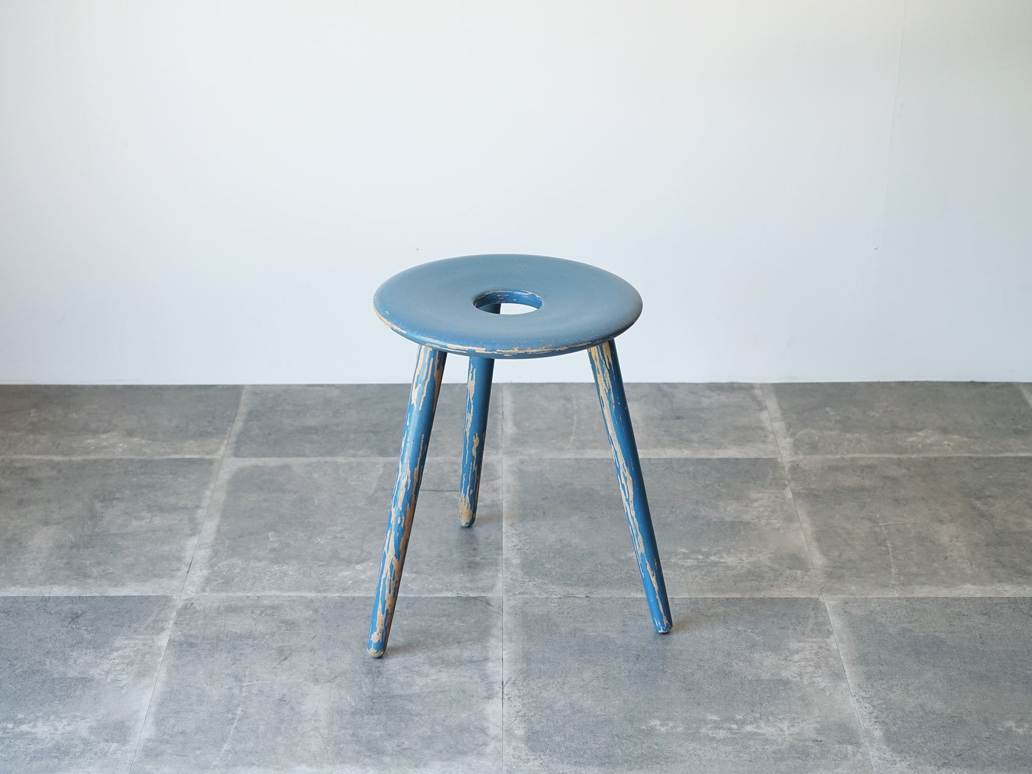 Eduard Ludwig（エドゥアルト・ルートヴィヒ）青いスツール