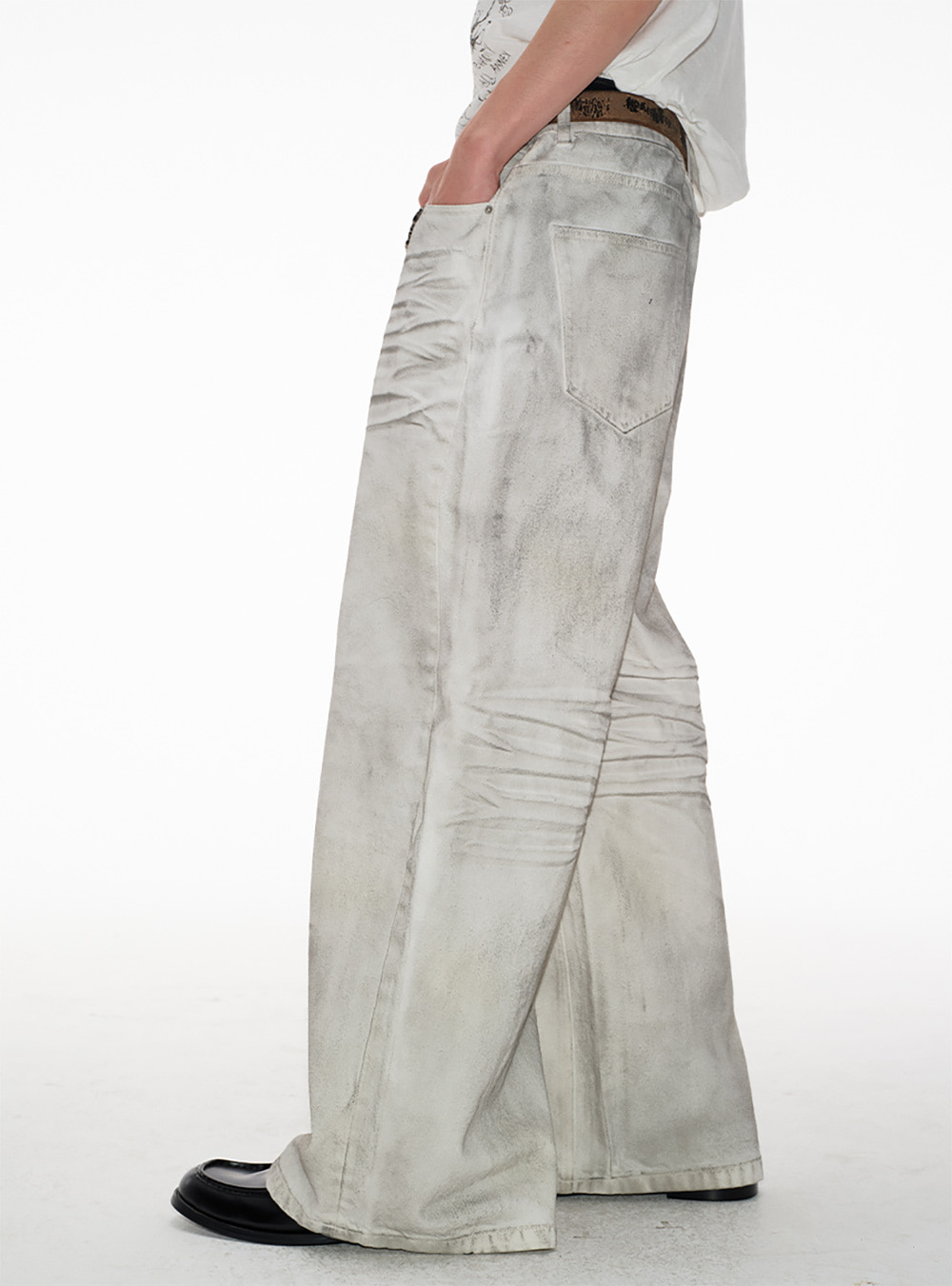 Distressed White Wide-Leg Denim Pants | BCAESAR