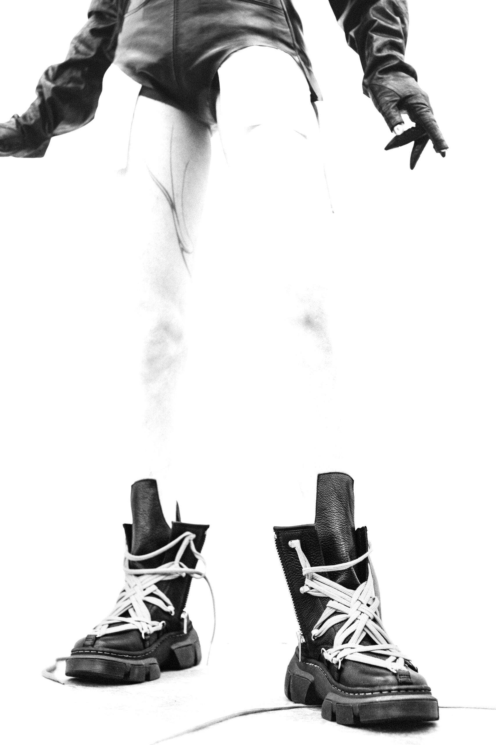 DR. MARTENS x RICK OWENS -DEVIANCE REDEFINED- 逸脱の再定義 | BRAND