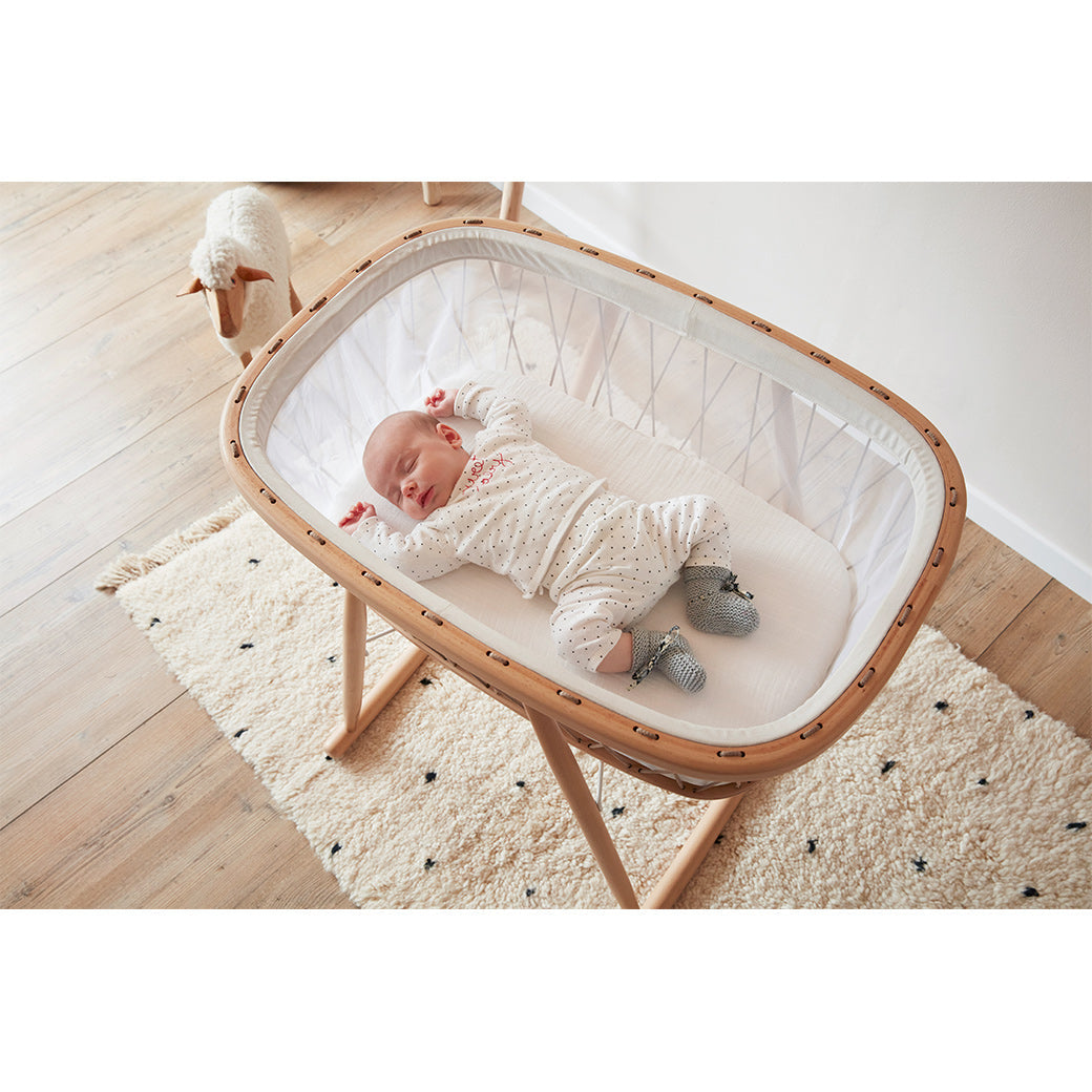 Charlie Crane Bassinet – KUMI, Natural Wood with Mesh Sides