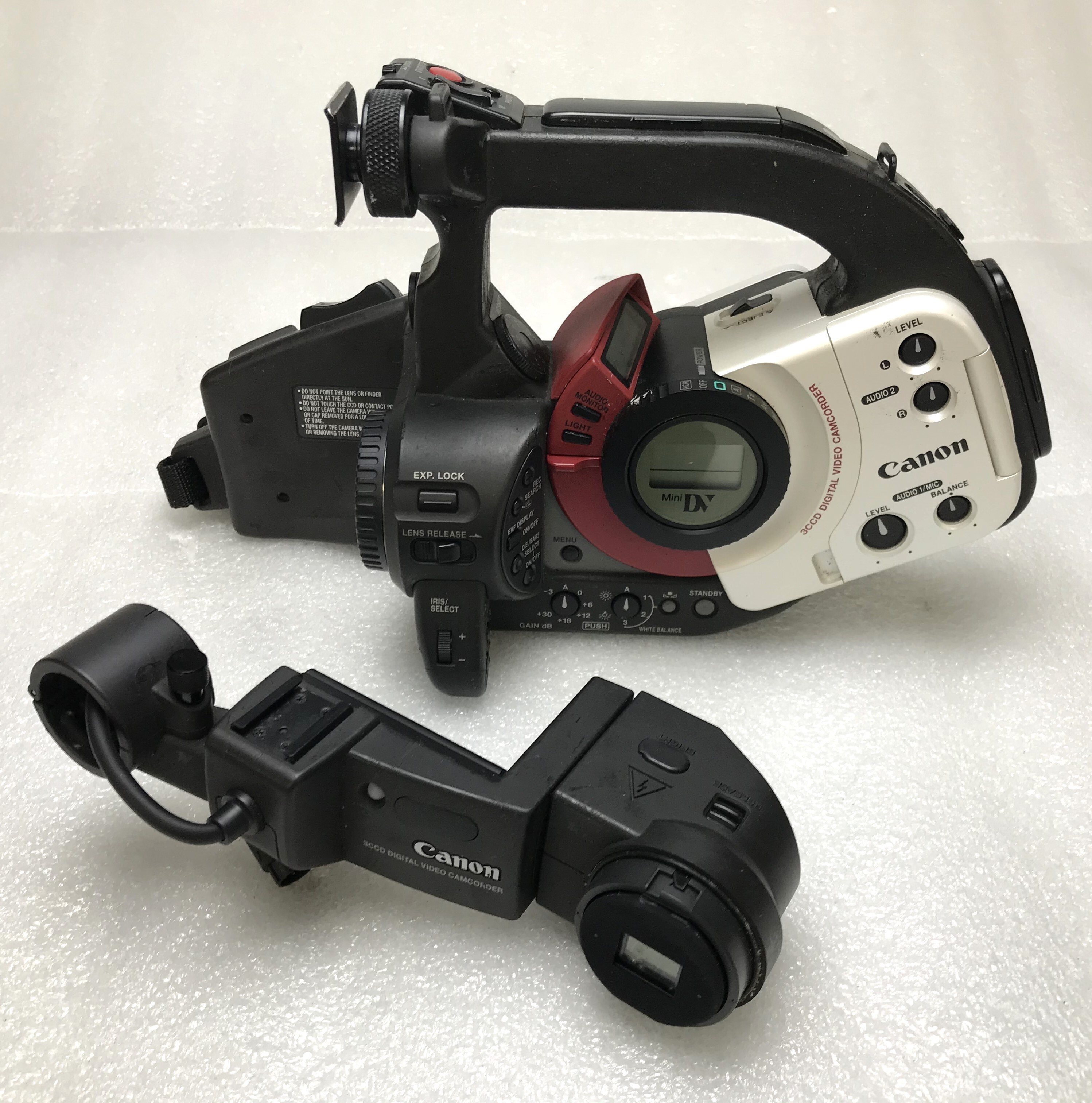 Canon XL1S 3CCD Digital Video Camcorder NTSC Mini DV w/ Attachment