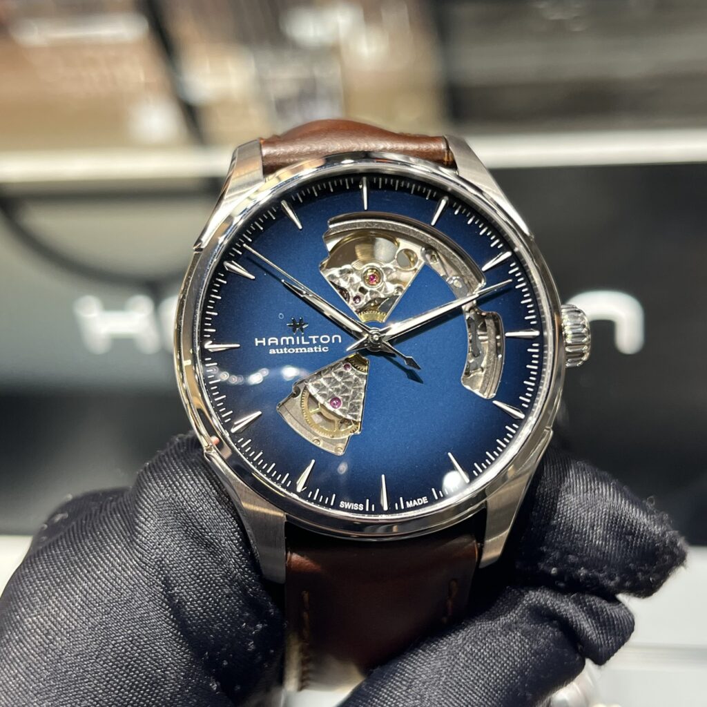大人の秋支度に。ハミルトン ジャズマスター オープンハート