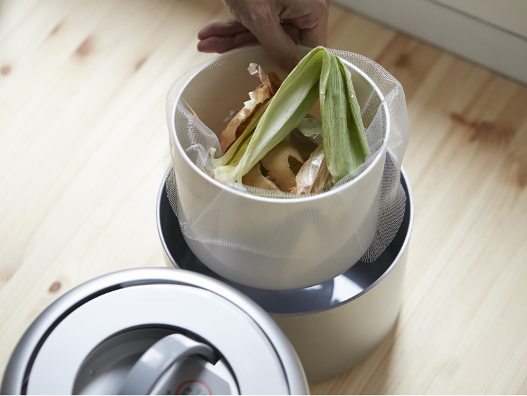 家庭用生ごみ減量乾燥機 パリパリキューブ ライトアルファ（脱臭