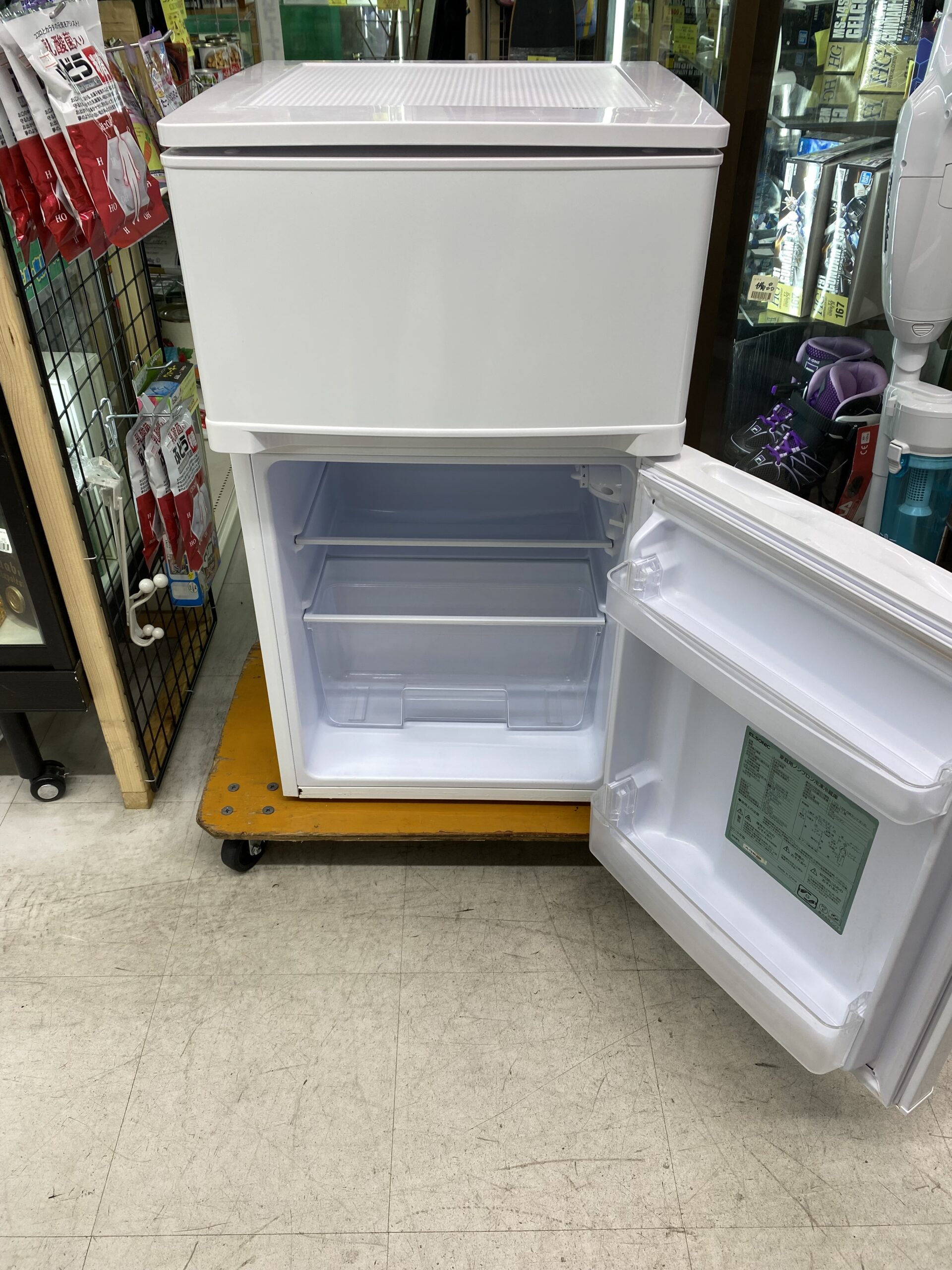 83L冷蔵庫 2019年製 エルソニック 10,000円（11,000円税込）EJ-R832