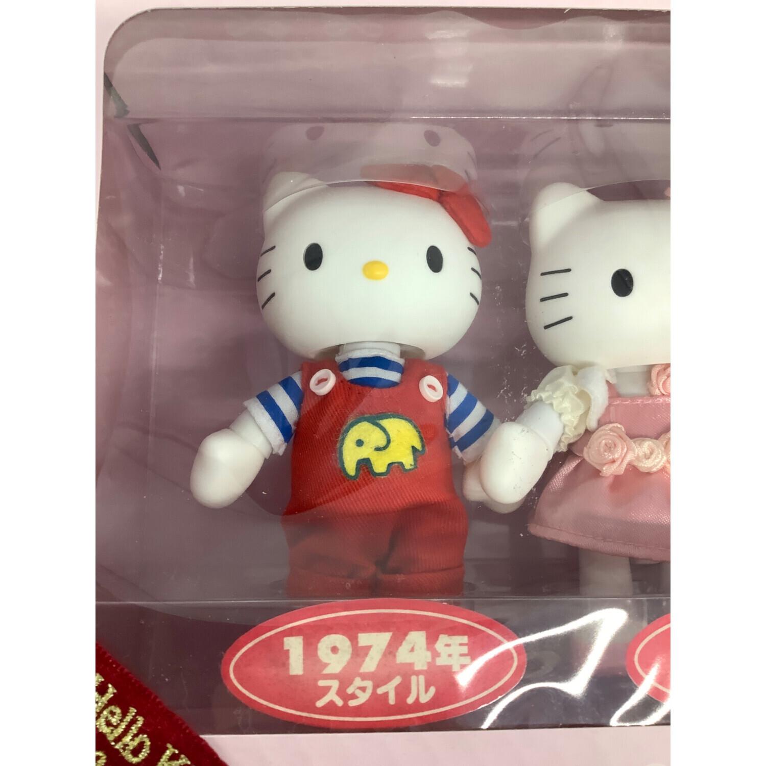 HELLO KITTY (ハローキティ) フィギュア 1974年・2004年 スタイル