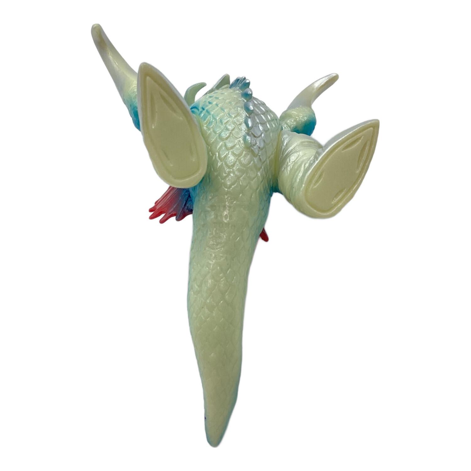 ソフビフィギュア ガイガン 蓄光成型｜トレファクONLINE