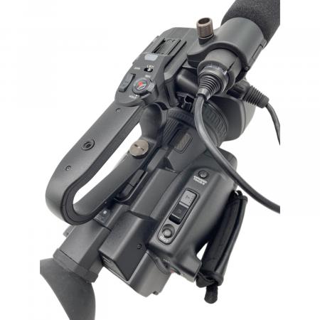 JVC（ヴィクター） 業務用ビデオカメラ GY-HM175｜トレファクONLINE