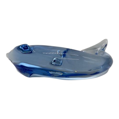 Baccarat 青色ガラス製イルカの彫刻 Baccarat 青色ガラス製イルカの
