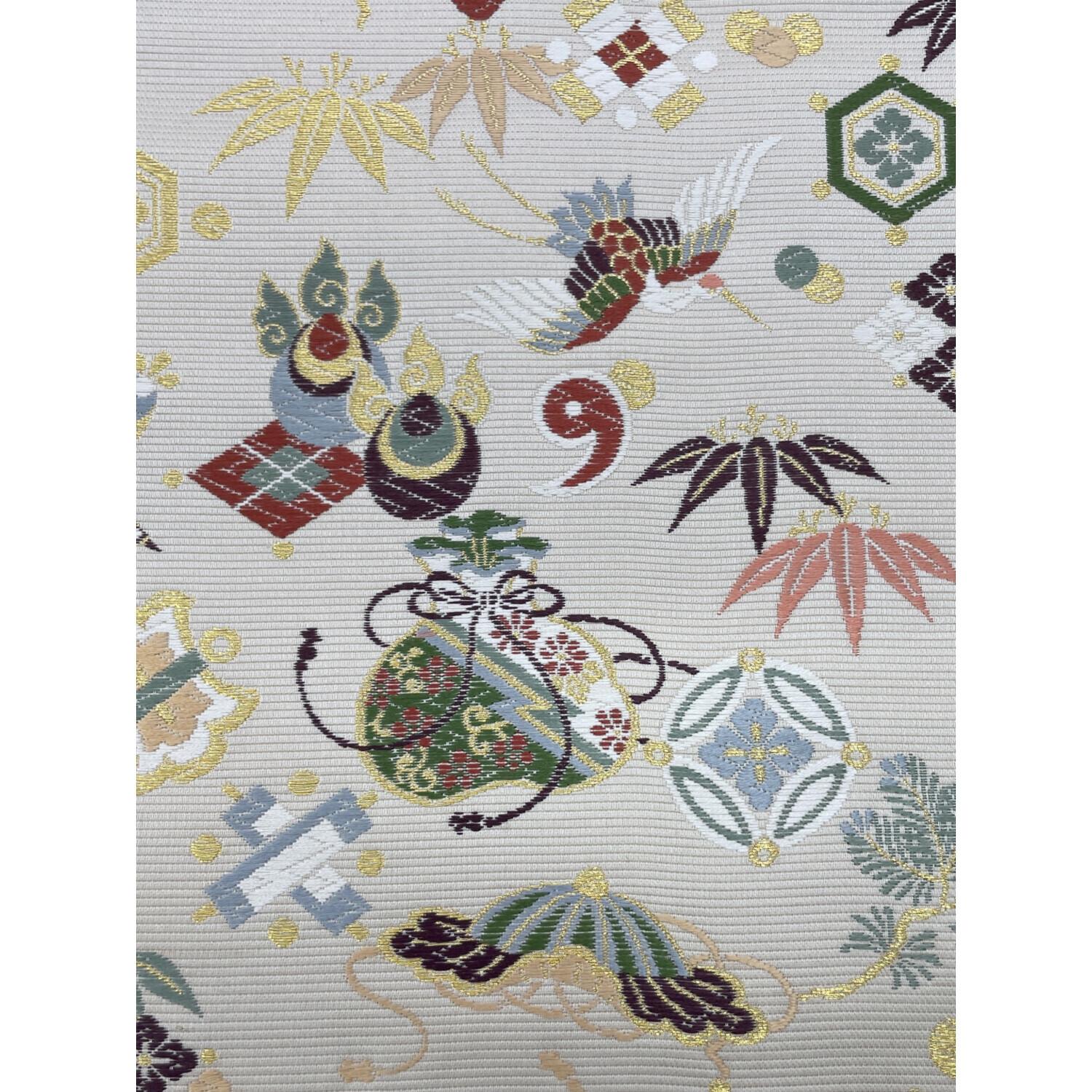 山下織物 六通柄袋帯 招福宝尽くし 金銀糸 アイボリー 和装 仕立て