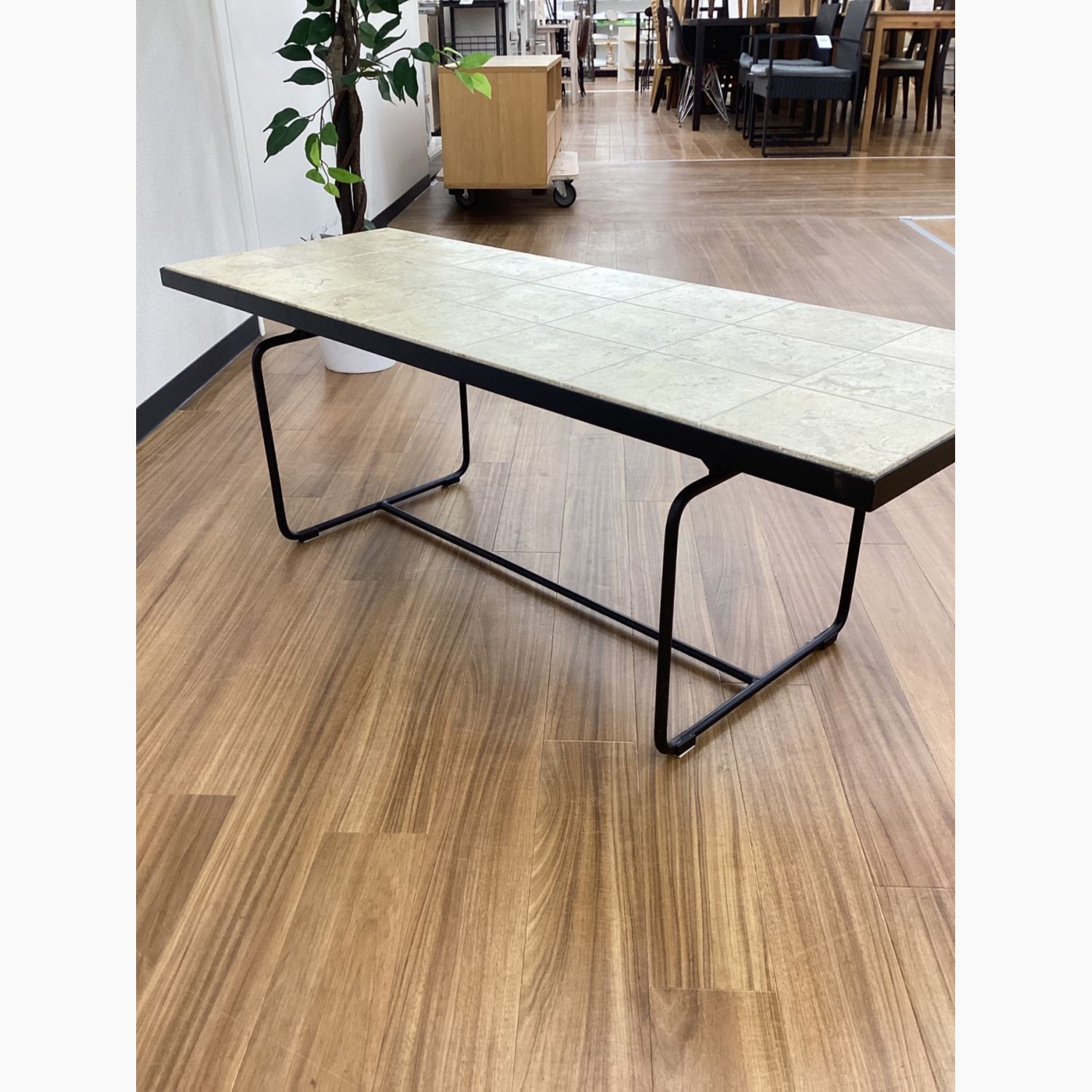 IDEE (イデー) ローテーブル ベージュ×ブラック マクタンストーン