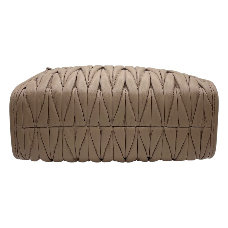 ミュウミュウ miu miu マテラッセ トート 5BG263 ピンクベージュ