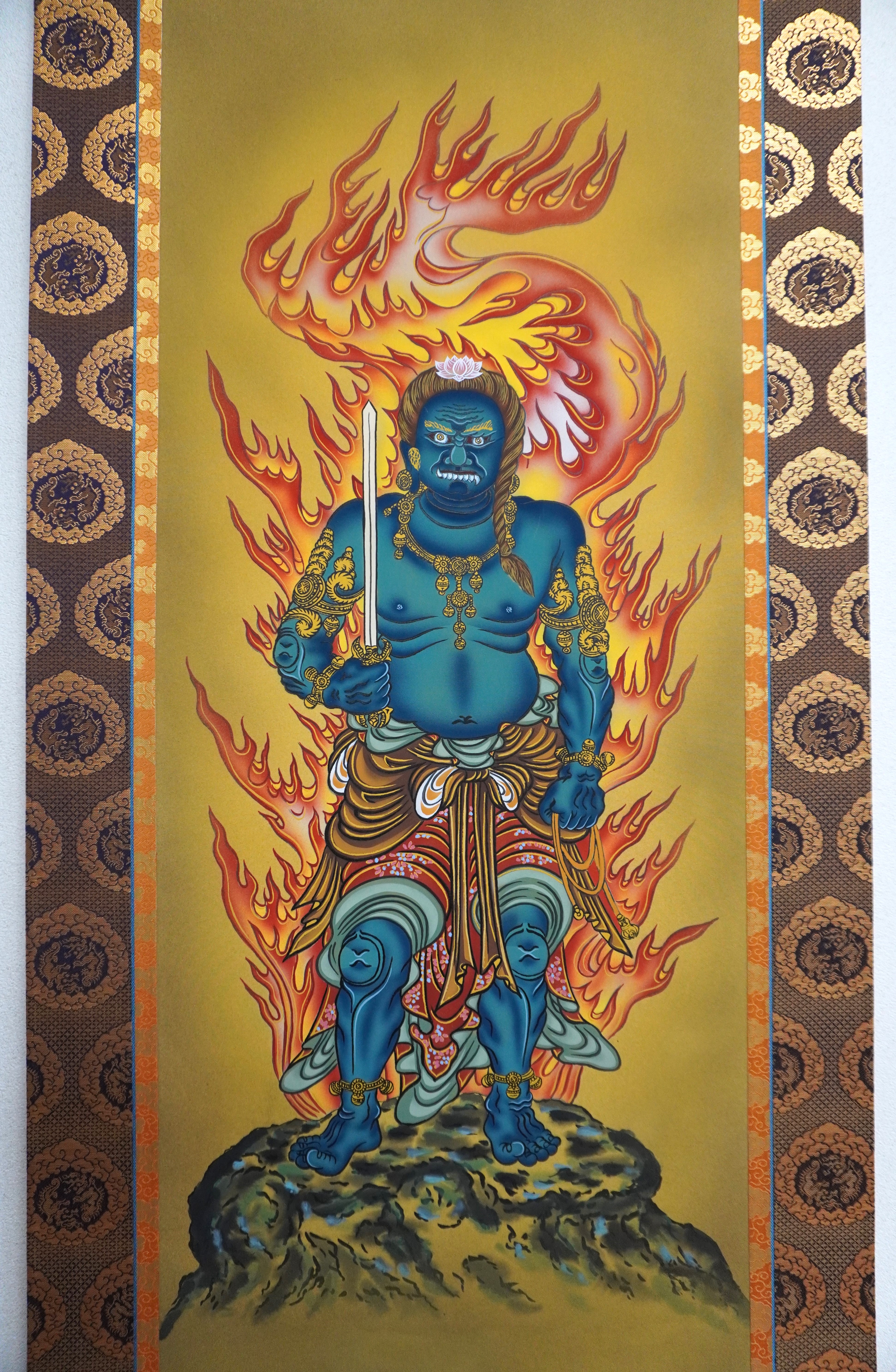 阿波掛軸堂 / 手書き「 不動明王 」 ( 絹本 )