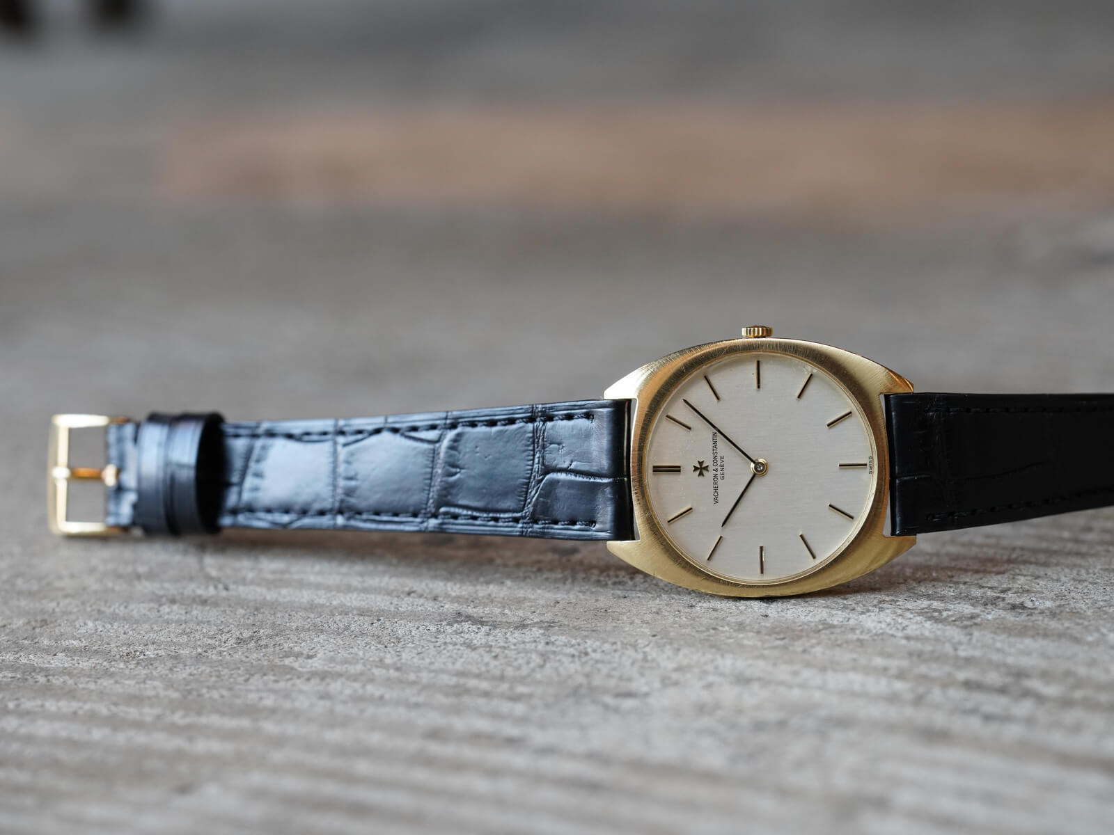 ヴァシュロンコンスタンタン/トノーケース/シルバーダイヤル/18KYG/手
