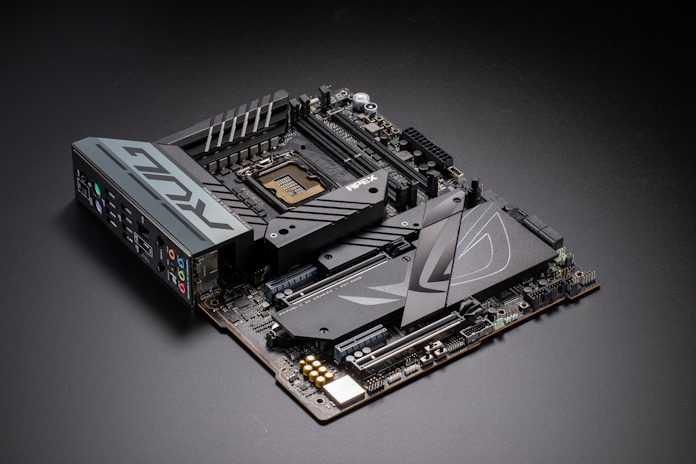 A closer look at the record-setting ROG Maximus Z790 Apex Encore