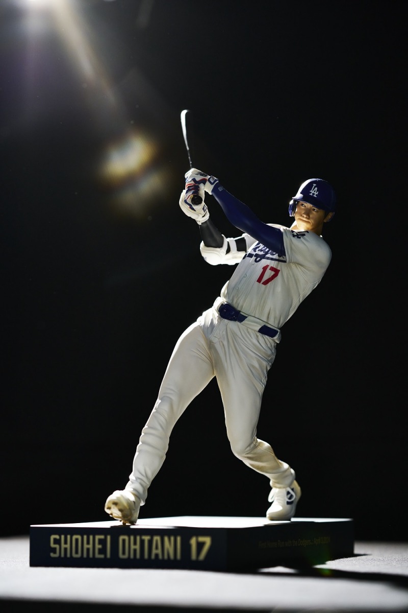大谷翔平の超リアルフィギュアが登場！ドジャース移籍第1号の打席を