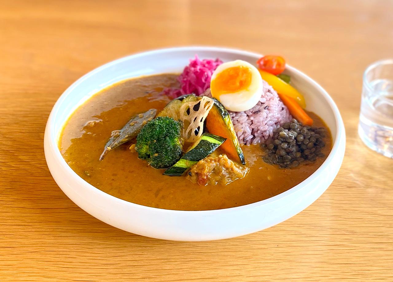 柔らかチキンがたまらない！しょうがの効いた37café（サンナナカフェ