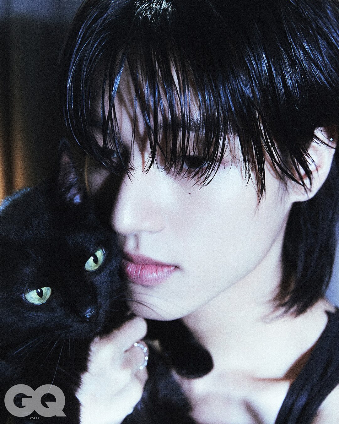 フォト】ATEEZウヨン×黒猫…シックな魅力さく裂