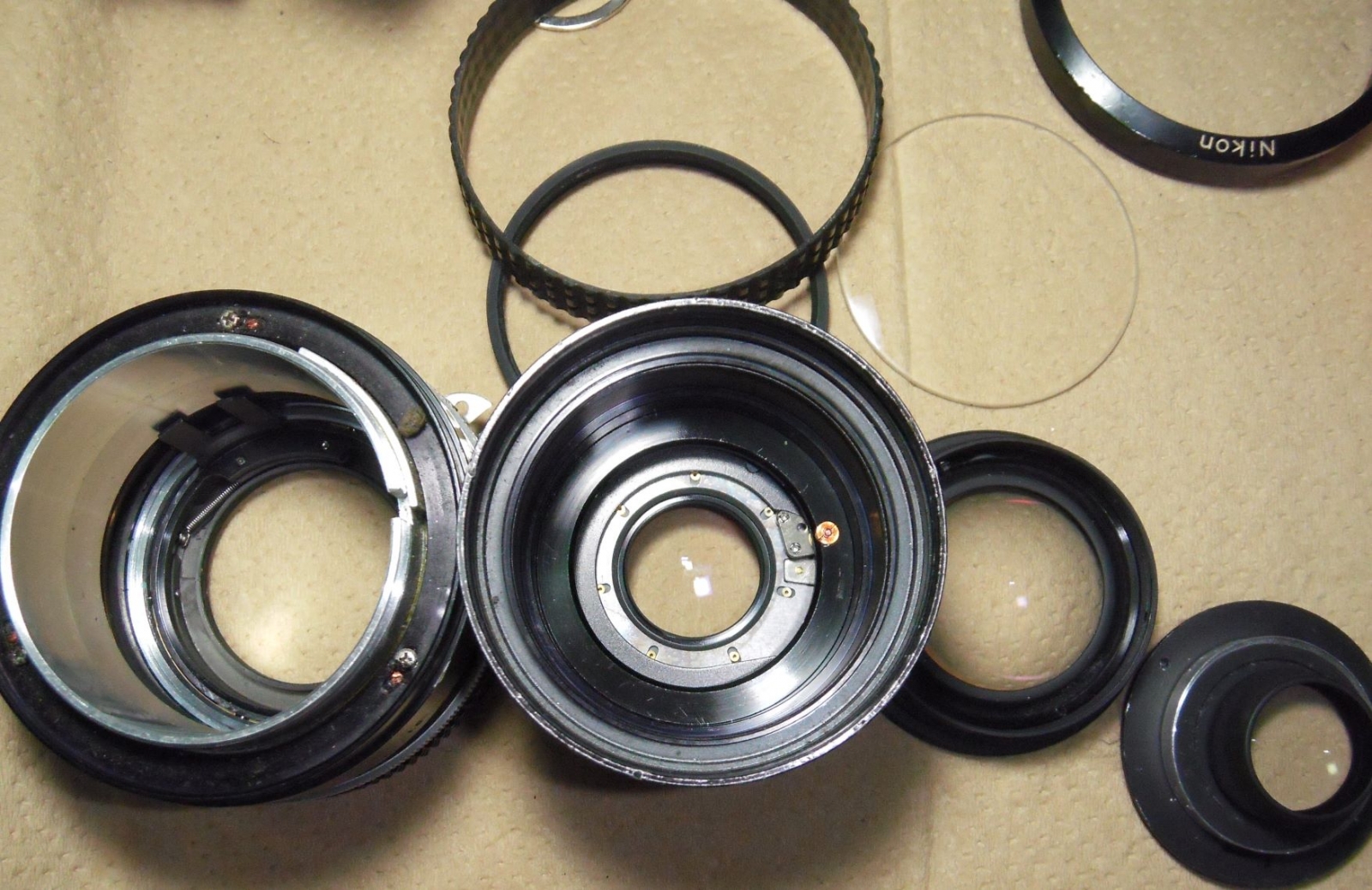 Nikon AI NIKKOR 35mm F2 ジャンクレンズ分解修理: ねこの空中散歩
