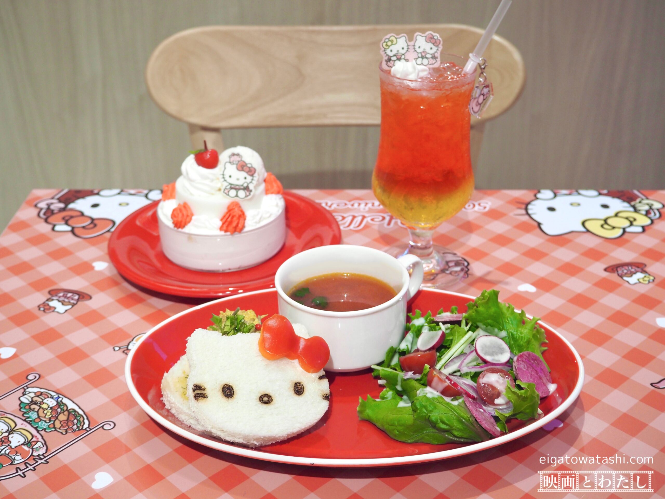 体験レポート】「ハローキティ50周年記念カフェ」がKITTE大阪に期間