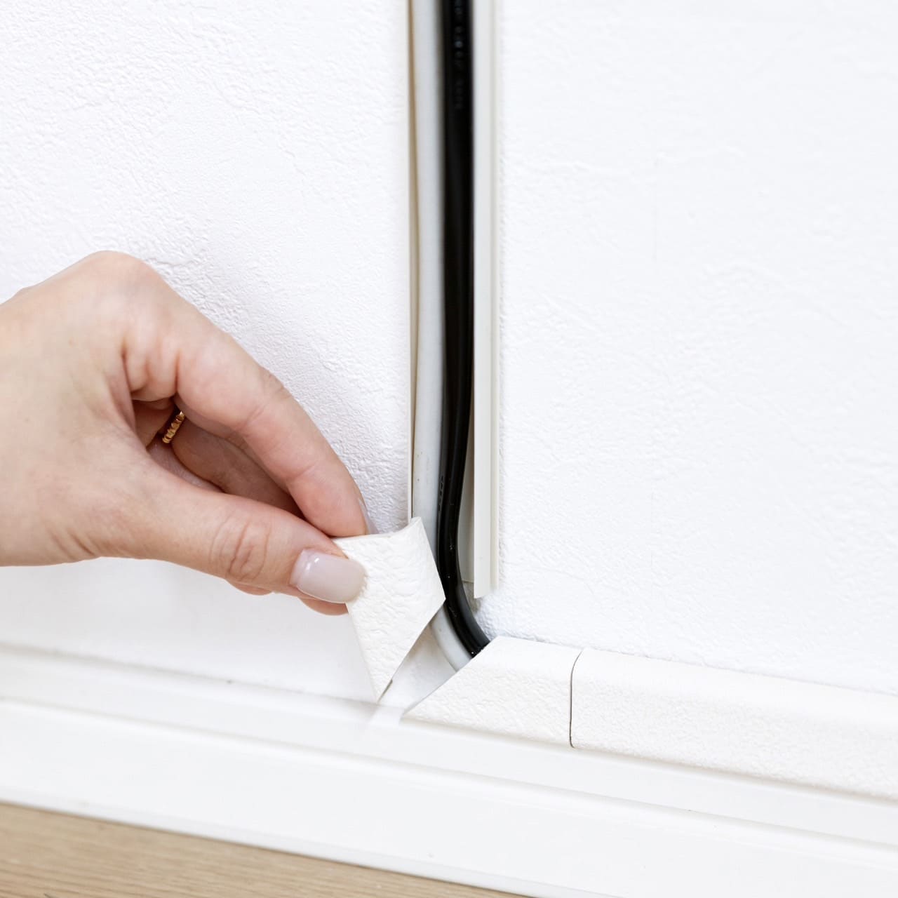 賃貸OK!壁掛けテレビ金具｜FLOAT